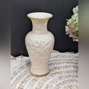 Lenox Ming Cherry Blossom Vase Collection Embossed With 24k Trim 6.25”